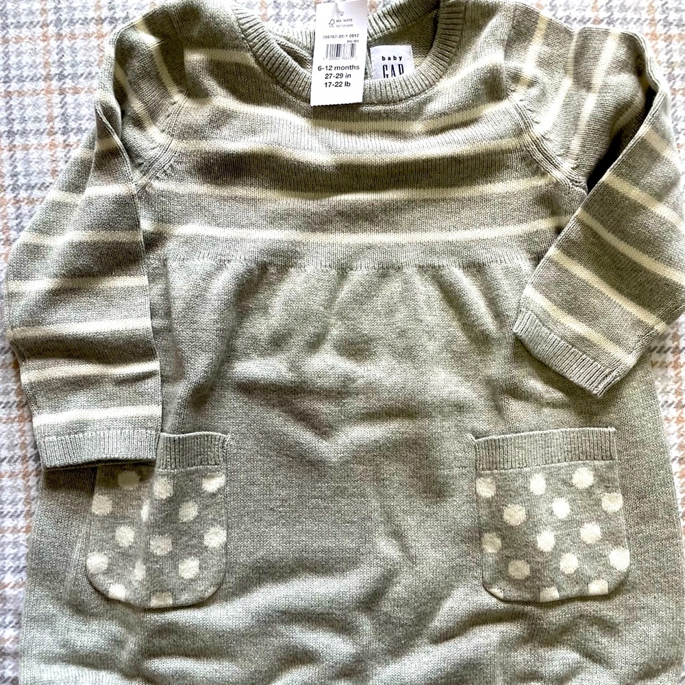 GAP Baby Girl’s Sweater Dress size 6-12 mons